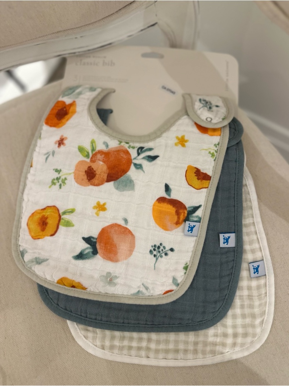 🍑 NWT Cotton Muslin Classic Bibs - 3 Pack Little Unicorn Georgia Peach
